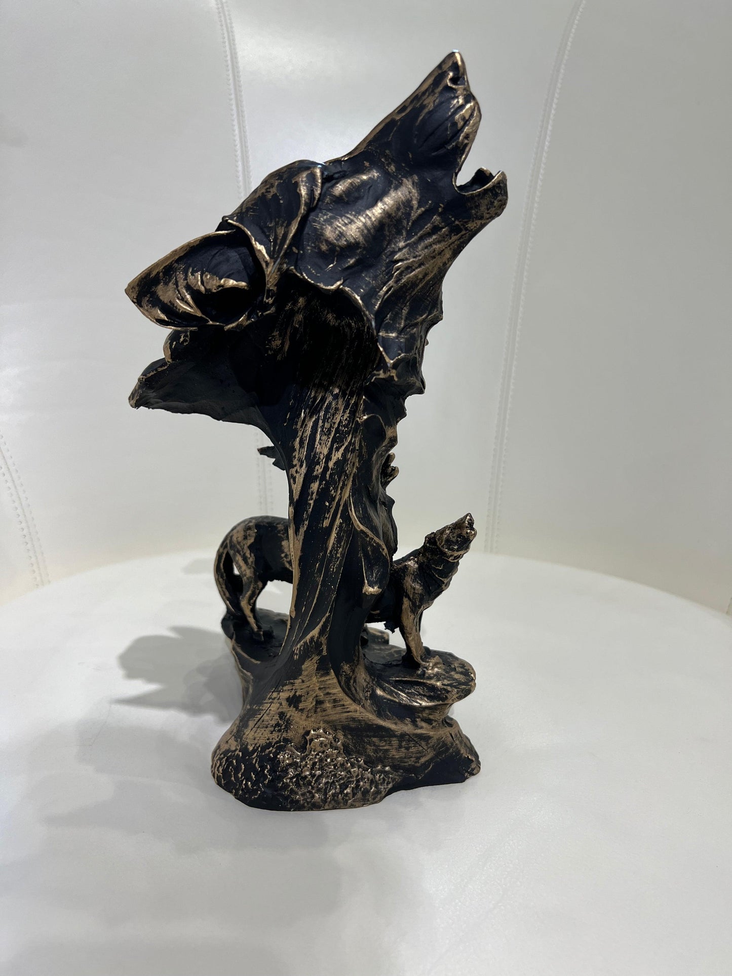 Howling Wolf Decorative Piece